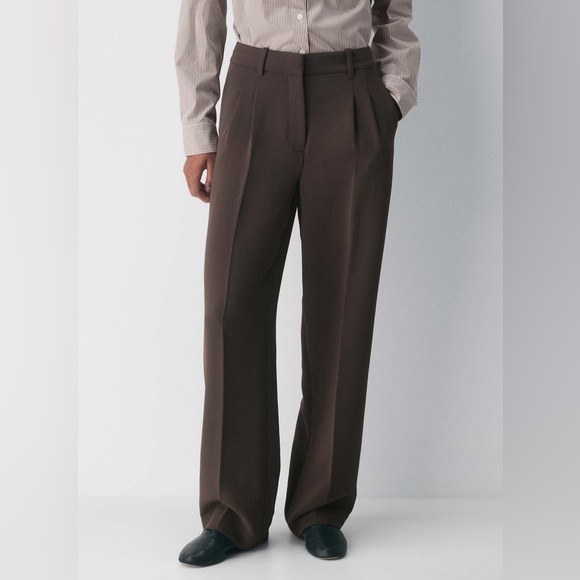 Aritzia Chocolate Brown Women's Trousers - Picture 1 of 8